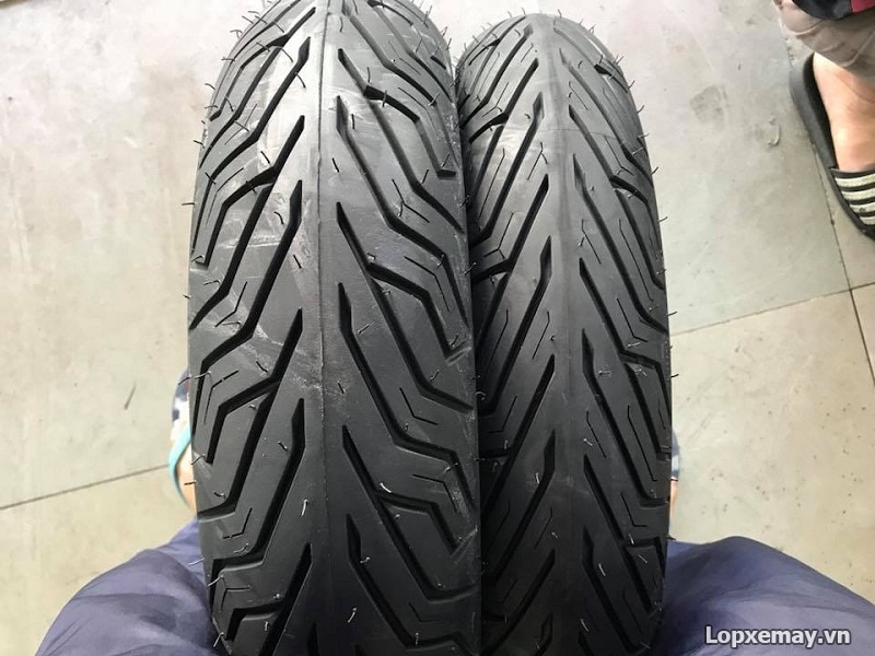 Thay lốp xe máy michelin cho sh300i tốt không giá lốp xe sh300i - 2
