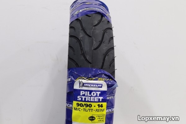 Thay lốp xe máy michelin cho pcx 2018 - 2