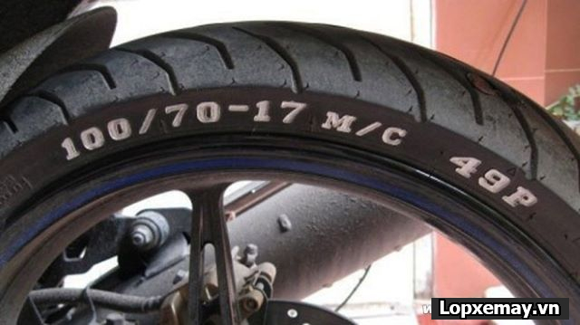 Bơm lốp xe máy bao nhiêu kg là đủ và đúng - 2