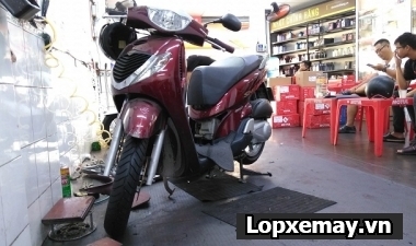 Honda SH 150 thay vỏ Metzeler có phù hợp? Thông số lốp bao nhiêu?