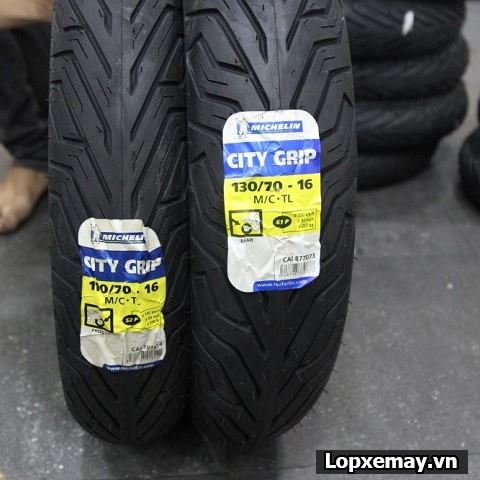 Cặp lốp xe Michelin City Grip 110/70-16 và 130/70-16 cho SH300i
