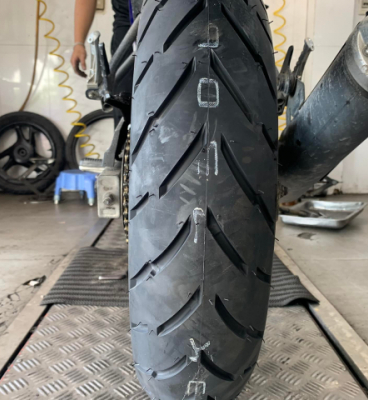 Lốp Dunlop 130/70-17 D102A cho CBR150, GSX-R150